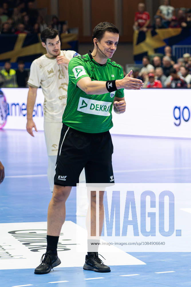 EHF Champions League 2026–2027 Group Stage Group B Match 5 MT Melsungen vs. Orlen Wisla Plock Pictured: Referee Bojan Lah of Slovenia smiling on the court at Rothenbach Halle in Hesse