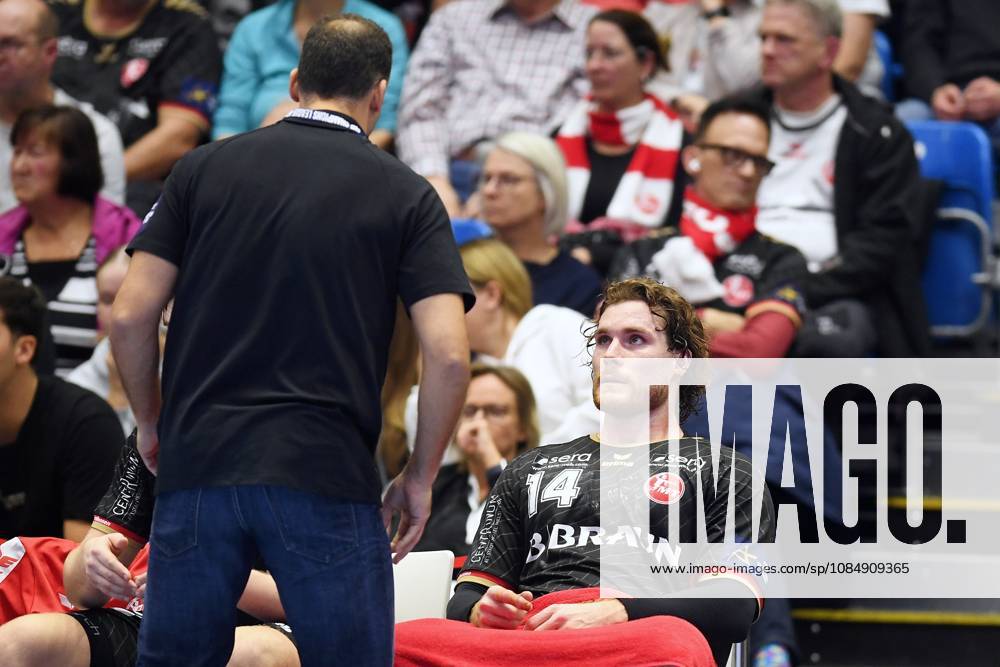 Johannes Golla (MT Melsungen 14) and Roberto Garcia Parrondo (MT Melsungen coach) in the foreground, GER, MT Melsungen vs. Orlen Wisla Plock (POL), Handball, Men s Champions League, Group Matches, 2026–2027 Season, October 22, 2026, GER, MT Melsungen vs. Orlen Wisla Plock, Men’s Champions League, Group Match, 2026–2027 Season, October 22, 2026, Kassel