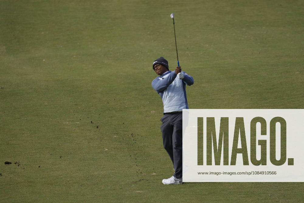 Oct 23, 2026-Cheonan, South Korea-Robin WILLIAMS of South Africa Second Shot on 6th Green during a DP World Tour Genesis Championship at Woo Jeong Hills CC in Cheonan, South Korea. DP World Tour Genesis Championship Round2 - ZUMAr168 20261023_aap_r168_052