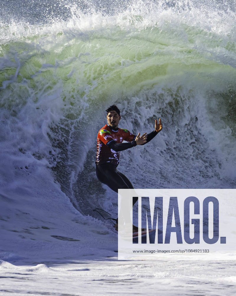 Gabriel Medina in action during the Final of the World Surf League - MEO Rip Curl Pro Portugal at Supertubos Beach on October 23, 2026, in Peniche, Portugal. Peniche Portugal - ZUMAr200 20261023_zsp_r200_016