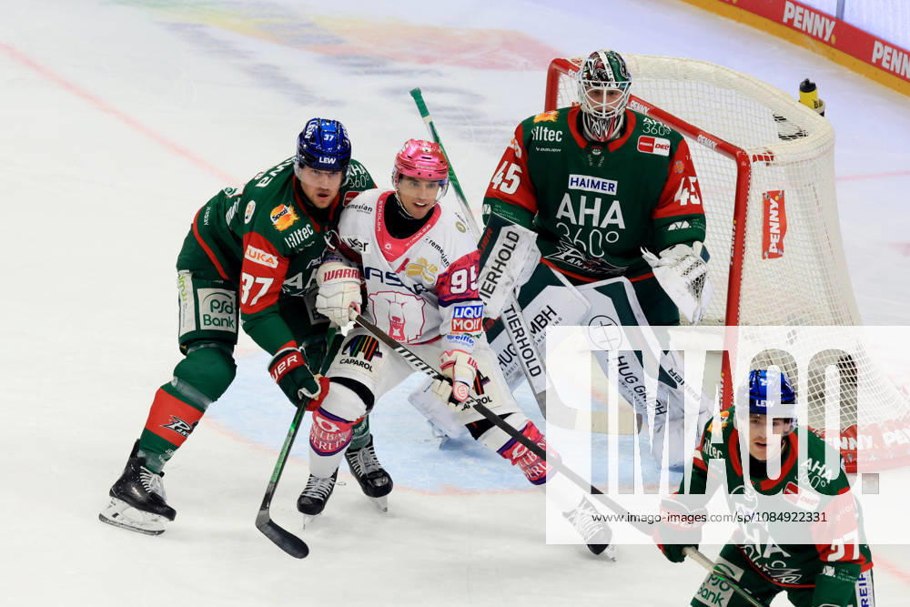 DEU, GER, Ice Hockey, Matchday 11, 2026–27 Season, Berlin, Eisbären Berlin vs. Augsburger Panther; Frederik Tiffels (Eisbären Berlin) 95, Kyle Wood (Augsburger Panther) 37, TOBIAS ANCICKA (Augsburger Panther) 45; nordphoto GmbH, Engler Berlin, Uber Arena Berlin, Germany