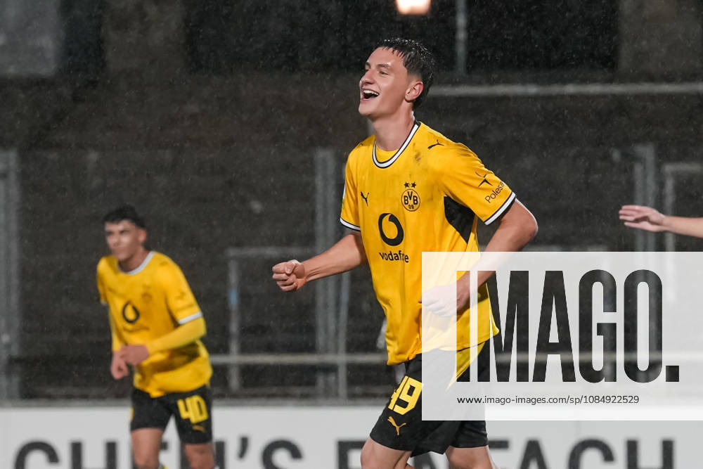 2026–2027 Season, Matchday 14, Regionalliga West at Rote Erde Stadium, Dortmund, Germany: BV Borussia Dortmund U23 vs. Bonner SC. Celebrations after Luca Reggiani s 1–0 goal for BVB