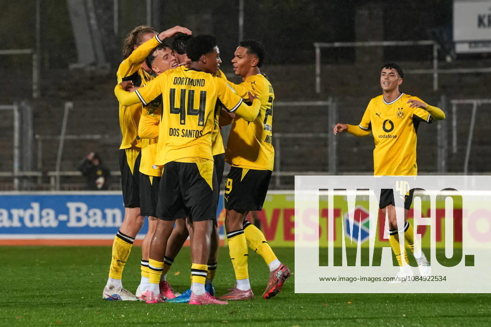 2026–2027 Season, Matchday 14, Regionalliga West at Rote Erde Stadium, Dortmund, Germany: BV Borussia Dortmund U23 vs. Bonner SC. Celebrations after Luca Reggiani s 1–0 goal for BVB