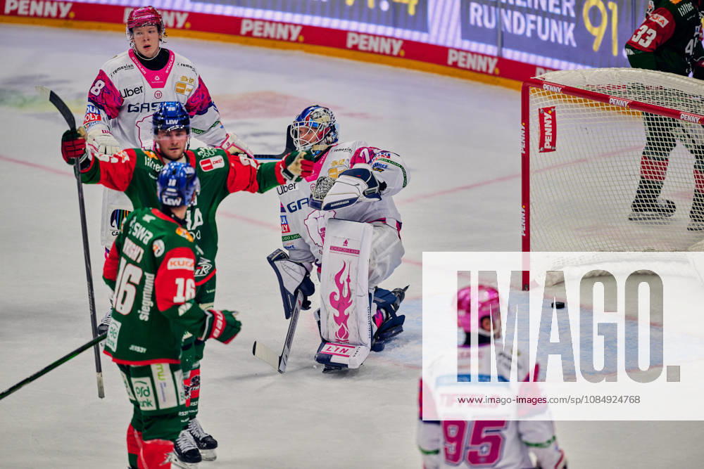 Jonas Neffin, Eisbären Berlin, 75, goal to make it 1-1; Augsburg celebrates the 1-1 tie; Alexander Blank, Augsburger Panther, 26; Cameron Wright, Augsburger Panther, 16; GER, Eisbären Berlin vs. Augsburger Panther, Men s Ice Hockey, German Ice Hockey League (DEL), 2026–27 season, Matchday 11, October 23, 2026, GER, Eisbären Berlin vs. Augsburger Panther, Men’s Ice Hockey, German Ice Hockey League, DEL, 2026–27 Season, Matchday 11, Berlin