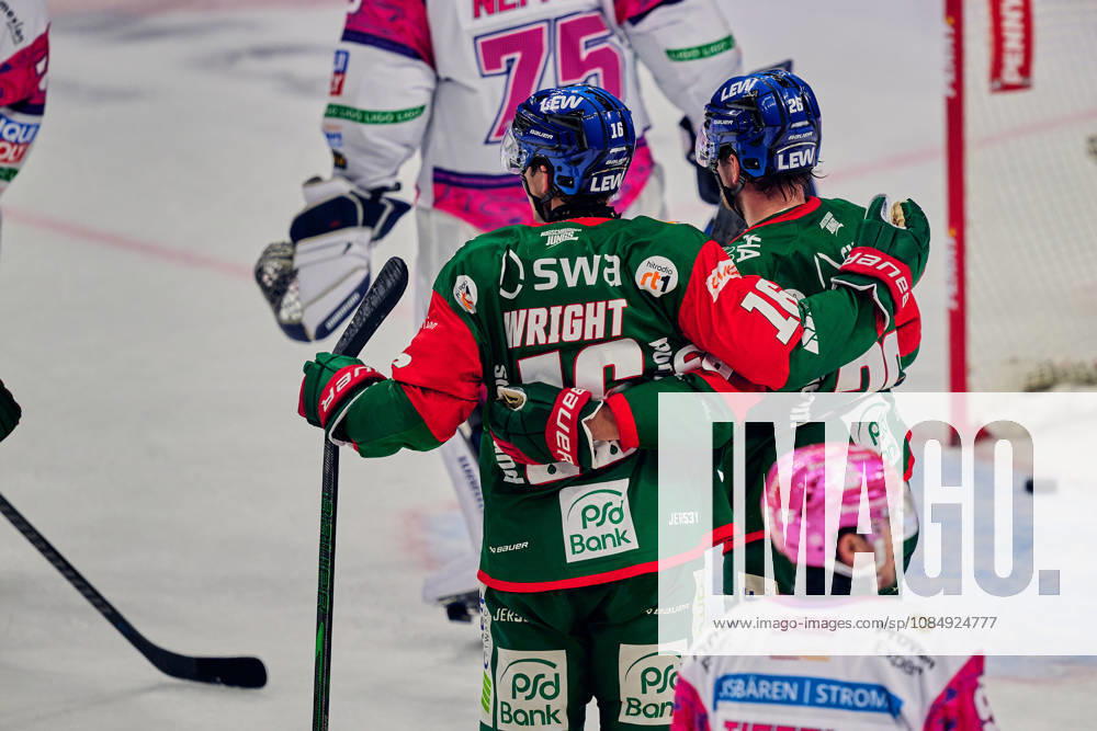 Jonas Neffin, Eisbären Berlin, 75, goal to make it 1-1; Augsburg celebrates the 1-1 tie; Alexander Blank, Augsburger Panther, 26; Cameron Wright, Augsburger Panther, 16; GER, Eisbären Berlin vs. Augsburger Panther, Men s Ice Hockey, German Ice Hockey League (DEL), 2026–27 season, Matchday 11, October 23, 2026, GER, Eisbären Berlin vs. Augsburger Panther, Men’s Ice Hockey, German Ice Hockey League, DEL, 2026–27 Season, Matchday 11, Berlin