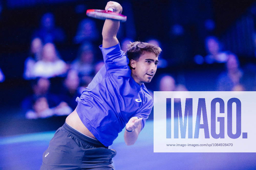TENNIS - ATP, Tennis Herren Erste Bank Open VIENNA,AUSTRIA,23.OCT.26 - TENNIS - ATP Tour, Erste Bank Open, Red Bull BassLine. Image shows Daniel Merida (ESP). GEPAxpictures anderxSolc