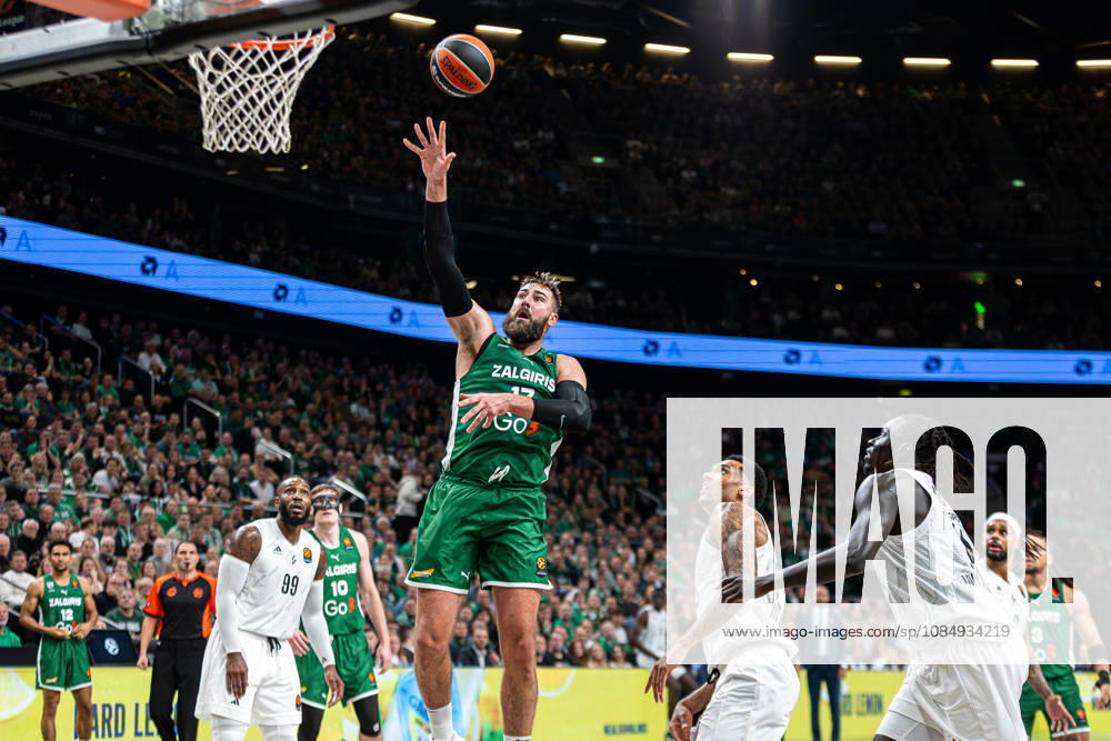 Zalgiris Kaunas vs LDLC ASVEL Villeurbanne - EuroLeague Jonas Valanciunas shoots during the EuroLeague basketball match between Zalgiris Kaunas and LDLC ASVEL Villeurbanne at Zalgiris Arena in Kaunas, Lithuania, on October 23, 2026. Kaunas Kaunas Lithuania