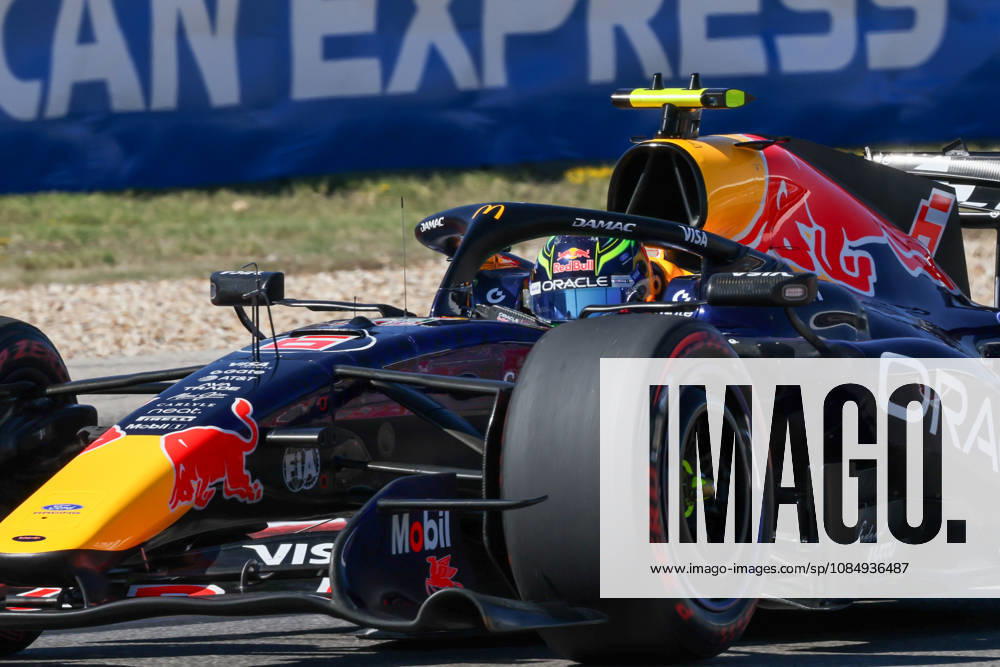 Isack Hadjar from France, driving the (6) Oracle Red Bull Racing - Red Bull Ford during United States Grand Prix - Austin - Friday - Free Practice 1 at Circuit of the Americas (COTA) in Austin. Italy - ZUMAm313 20261023_zsp_m313_147