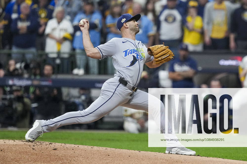 MLB, Baseball Herren, USA World Series Game 1 - Milwaukee Brewers vs Tampa Bay Rays Tampa Bay Rays pitcher Nick Martinez in action during the Major League Baseball (MLB) World Series Game 1 between the Milwaukee Brewers and Tampa Bay Rays at American Family Field in Milwaukee, Wisconsin, USA, 23 October 2026. MILWAUKEE WISCONSIN UNITED STATES