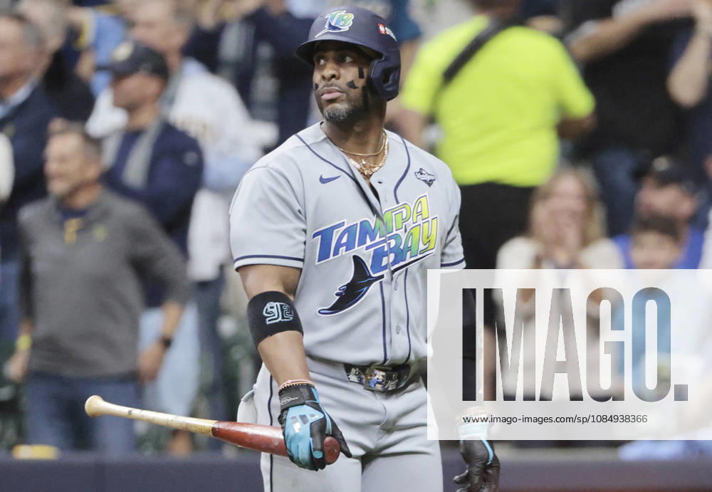Tampa Bay Rays designated hitter Yandy Diaz (2) reacts after lining out to Milwaukee Brewers second baseman Brice Turang in the third inning during game one of the 2026 MLB, Baseball Herren, USA World Series at American Family Field in Milwaukee, Wisconsin, on Friday, October 23, 2026. MIL20261023716 TANNENxMAURY