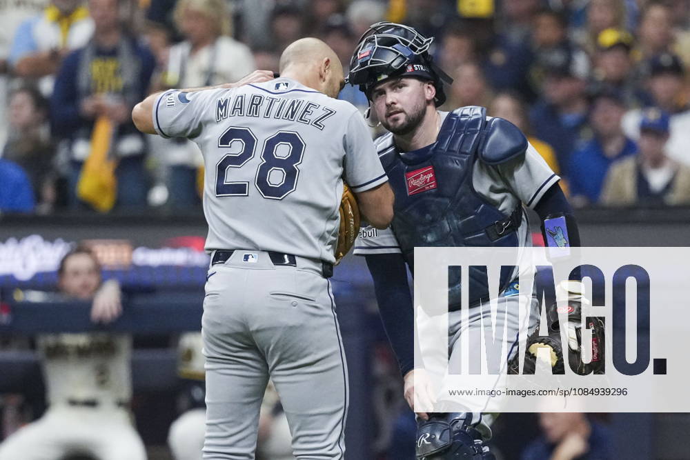 MLB, Baseball Herren, USA World Series Game 1 - Milwaukee Brewers vs Tampa Bay Rays Tampa Bay Rays pitcher Nick Martinez (L) talks with Tampa Bay Rays catcher Liam Hicks (R) during the Major League Baseball (MLB) World Series Game 1 between the Milwaukee Brewers and Tampa Bay Rays at American Family Field in Milwaukee, Wisconsin, USA, 23 October 2026. MILWAUKEE WISCONSIN UNITED STATES