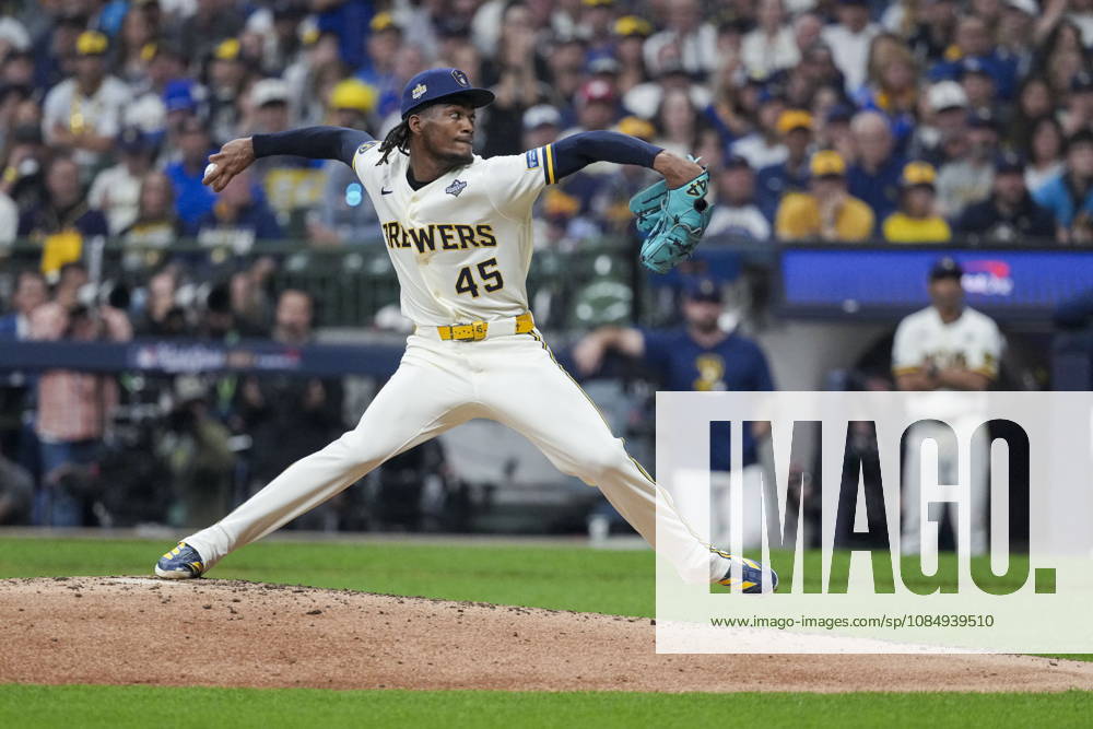MLB, Baseball Herren, USA World Series Game 1 - Milwaukee Brewers vs Tampa Bay Rays Milwaukee Brewers relief pitcher Abner Uribe in action during the Major League Baseball (MLB) World Series Game 1 between the Milwaukee Brewers and Tampa Bay Rays at American Family Field in Milwaukee, Wisconsin, USA, 23 October 2026. MILWAUKEE WISCONSIN UNITED STATES