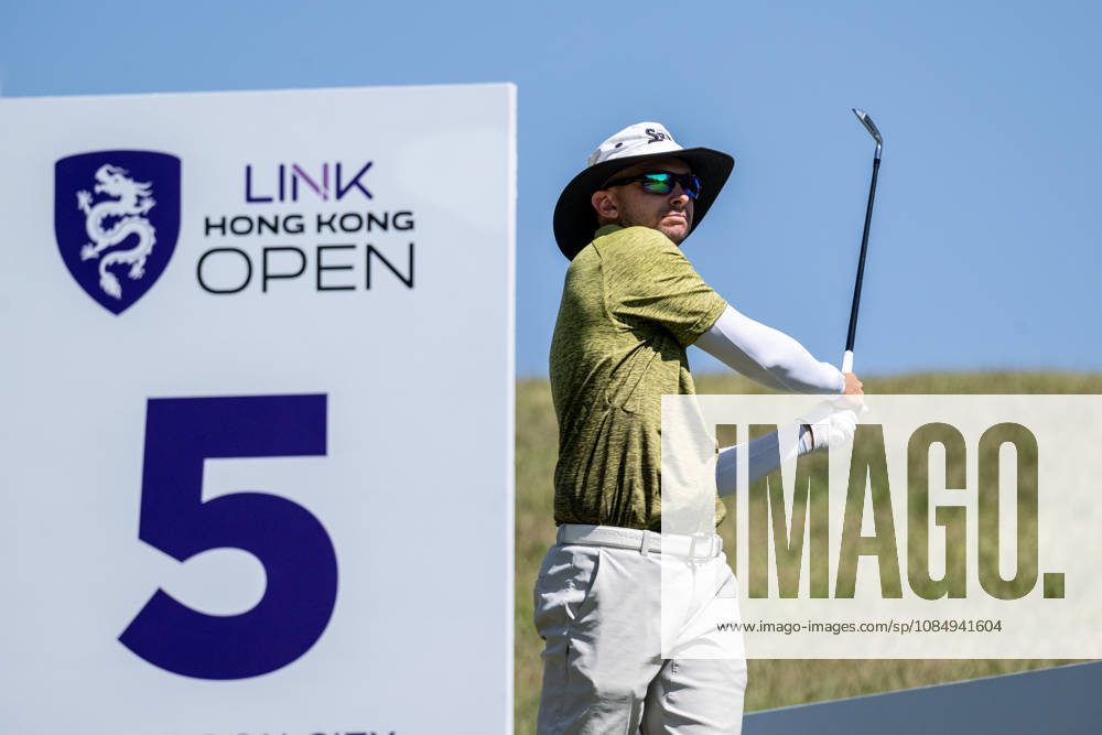 John CATLIN from The USA joins the leaders with -13 Par. Hong Kong Open Golf, Hong Kong Golf Course Fanling Hong Kong China - ZUMAr144 20261024_zap_r144_019