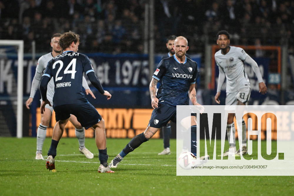 Philipp Hofmann, VfL Bochum; Mats Pannewig, VfL Bochum; October 23, 2026, Soccer 2. Bundesliga, 2026–2027 season, Matchday 9, VfL Bochum vs. VfL Wolfsburg 1–1. DFL regulations prohibit any use of photographs as image sequences and or quasi-video. Bochum, Vonovia Ruhrstadion, North Rhine-Westphalia, Germany Team2