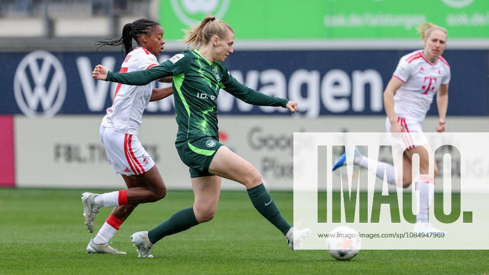 From left: Lydia Andrade (1 FC Köln, 17) and Lieske Carleer (VfL Wolfsburg, 3) in a one-on-one battle, duel, dynamic moment, action, game scene, DFB REGULATIONS PROHIBIT ANY USE OF PHOTOGRAPHS AS SEQUENCE IMAGES AND OR VIDEO-LIKE PHOTO SERIES DFB REGULATIONS PROHIBIT ANY USE OF PHOTOGRAPHS AS IMAGE SEQUENCES AND OR QUASI-VIDEO, October 24, 2026, Wolfsburg, Germany, soccer, Google Pixel Women’s Bundesliga, VfL Wolfsburg vs. 1. FC Köln