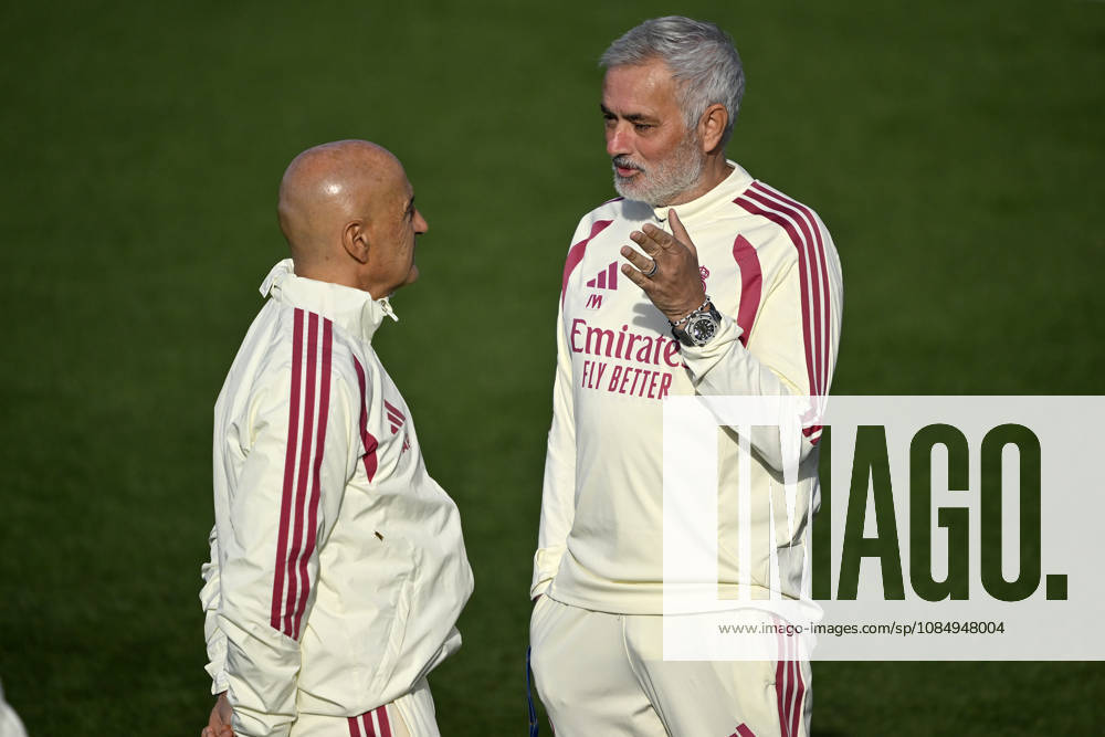 Real Madrid training session ahead of La Liga match against Barcelona MADRID, SPAIN - OCTOBER 24: Real Madrid head coach Jose Mourinho (R) leads a training session at the club s Valdebebas training facilities ahead of their Spanish La Liga week 10 football match against Barcelona in Madrid, Spain, on October 24, 2026. Burak Akbulut Anadolu Madrid Spain. Editorial use only. Please get in touch for any other usage.