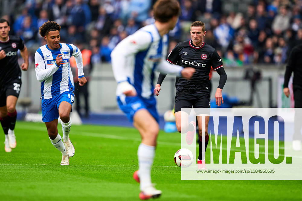 Oluwaseun Victor Adewumi, Hertha BSC, 19; Marius Woerl, Arminia Bielefeld, 38; GER; Hertha BSC vs. Arminia Bielefeld, 2. Bundesliga, 2026–27 season, Matchday 9, October 24, 2026 DFL regulations prohibit any use of photographs as image sequences and or quasi-video GER, Hertha BSC vs. Arminia Bielefeld, 2. Bundesliga, 2026–27 season, Matchday 9, October 24, 2026, Berlin