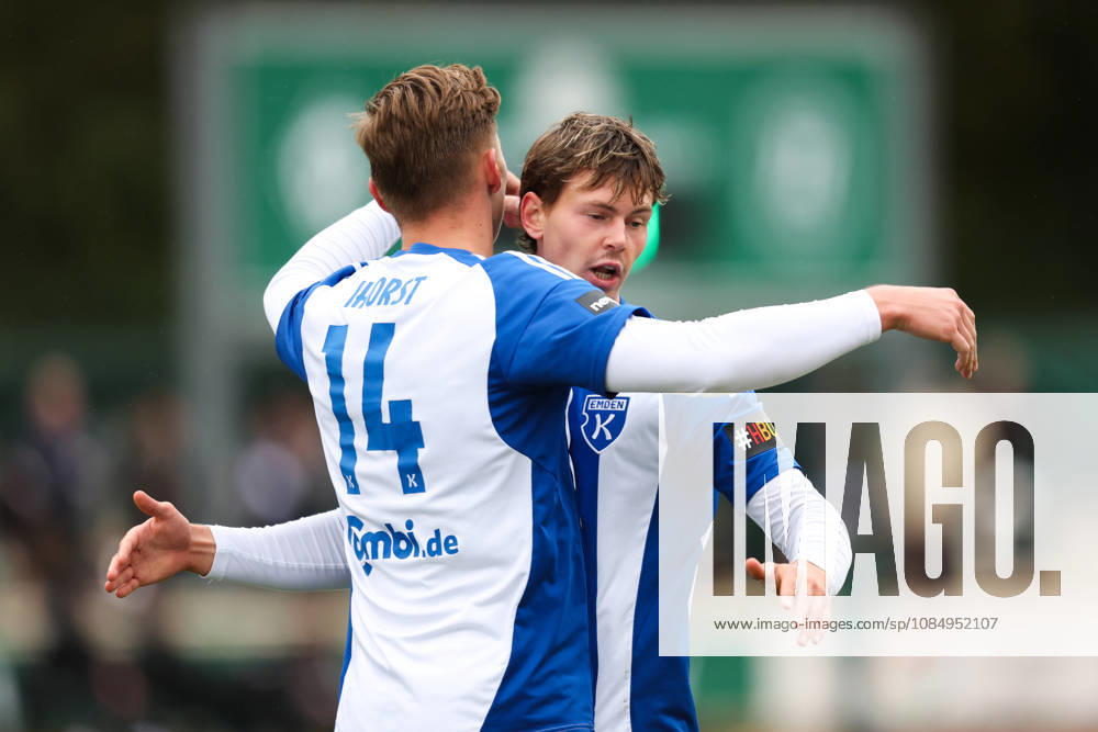 Soccer, Men s, Regionalliga Nord, Matchday 15, SV Werder Bremen II vs. BSV Kickers Emden, Celebration of the 0–1 goal by Luc Ihorst (No. 14), BSV Kickers Emden with Nick Stepantsev (No. 39), BSV Kickers Emden