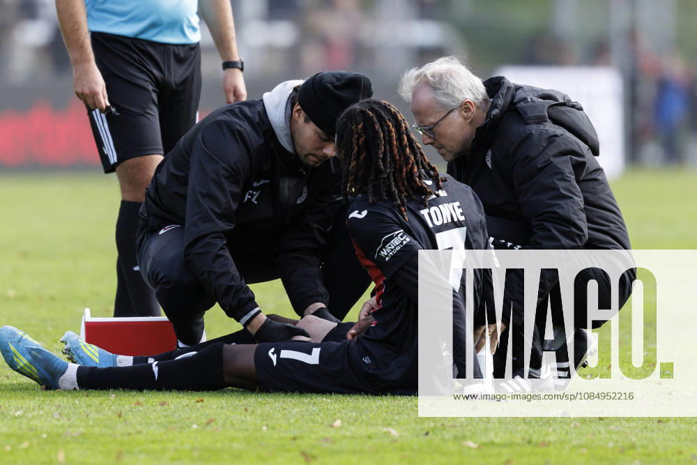 Yannick Tonye (Viktoria Köln, 7) needs medical assistance after an injury during the 3rd division match on gameday 11 between Viktoria Koeln vs. SC verl at the Sportpark Hoehenberg on October 24, 2026 in Koeln, Germany. DFL REGULATIONS PROHIBIT ANY USE OF PHOTOGRAPHS AS IMAGE SEQUENCES AND OR QUASI-VIDEO. Nordrhein-Westfalen Germany