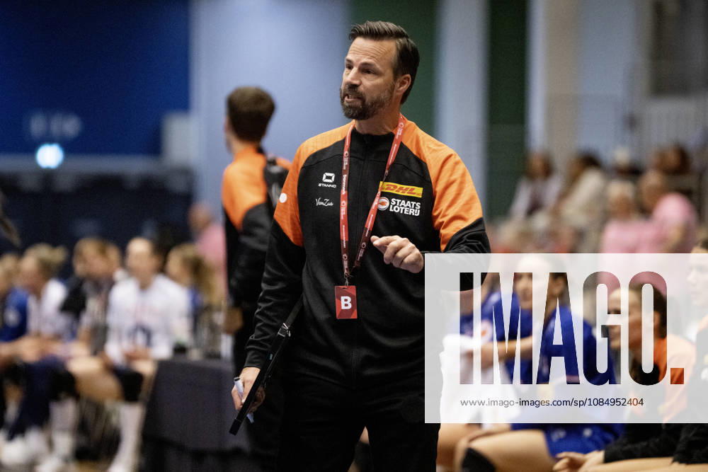 DENMARK Golden League Women s Handball Norway Netherlands Netherlands national coach Henrik Signell during the women s Golden League handball match between Norway and the Netherlands at SJF Bank Arena in Odense on Saturday, October 24, 2026. Photo: Bo Amstrup, Ritzau Scanpix, Odense, Denmark, Mors