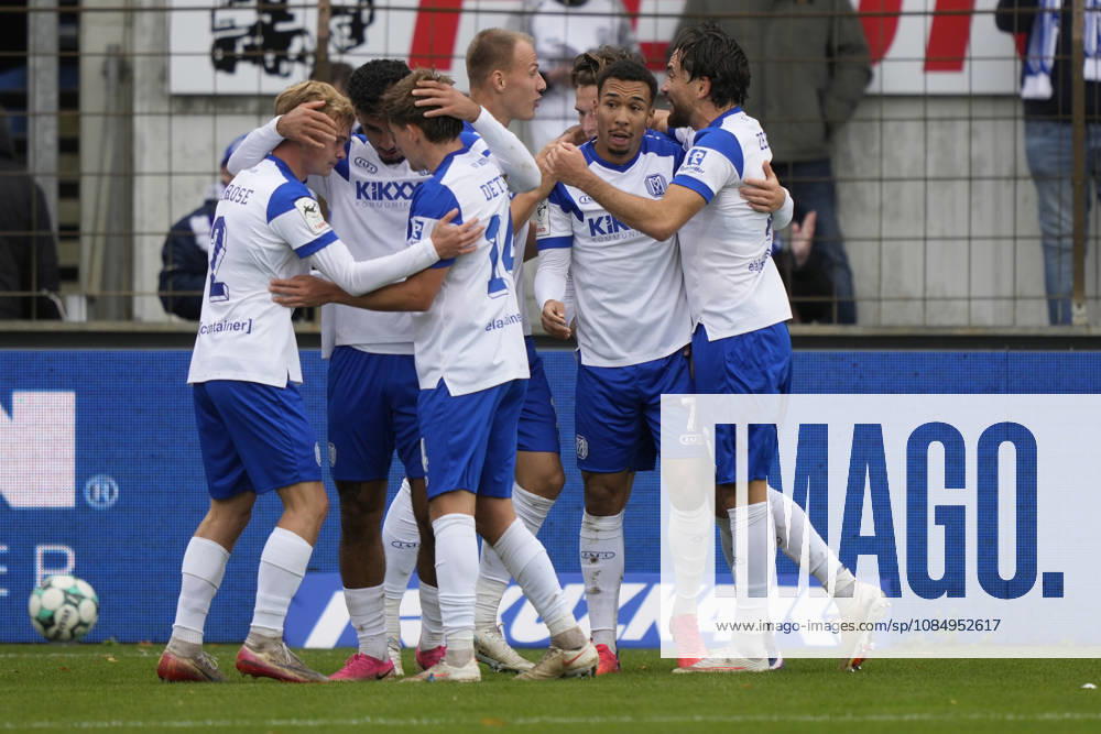 Hänsch Arena, Meppen, GER, 3rd Division, Matchday 11: SV Meppen vs. Würzburger Kickers, SVM celebrates after Oliver Schmitt’s 1–0 goal for SV Meppen 7 DFL REGULATIONS PROHIBIT ANY USE OF PHOTOGRAPHS AS IMAGE SEQUENCES AND OR QUASI-VIDEO Meppen, Lower Saxony, Hänsch Arena