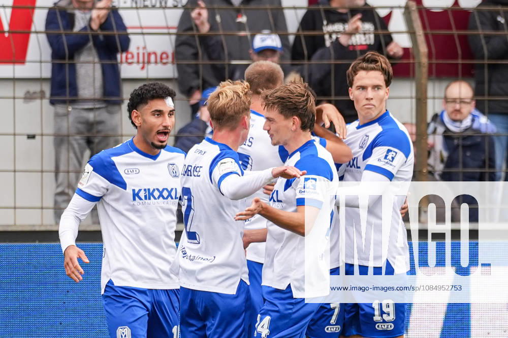 German Soccer, 3rd Division, Matchday 11, Hänsch Arena, Emslandstadion, Meppen, Emsland District, Lower Saxony, SV Meppen vs. FC Würzburger Kickers; Oliver Schmitt (SV Meppen), 7–1 in favor of Meppen in the 26th minute
