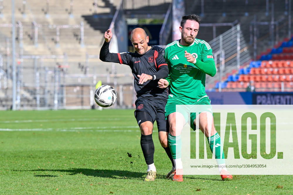 V li Manuel Stiefler Unterhaching, 8 Dino Nuhanovic Ansbach, 7 in a one-on-one, duel, tackle, dynamic, action, 24 10 2026, Unterhaching, Germany, soccer, Bavarian Regional League, SpVgg Unterhaching vs. SpVgg Ansbach