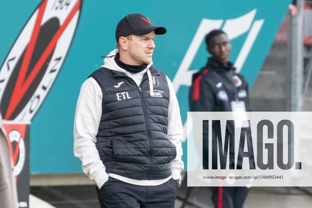 Marian Wilhelm, Viktoria Cologne coach, watches his team s game thoughtfully: FC Viktoria Cologne vs. SC Verl, soccer, 3. Liga, Matchday 11, 2026–2027 season, October 24, 2026 DFL DFB regulations prohibit any use of photographs as image sequences and or quasi-video FC Viktoria Cologne vs. SC Verl, soccer, 3. Liga, Matchday 11, 2026–2027 season, October 24, 2026, Cologne