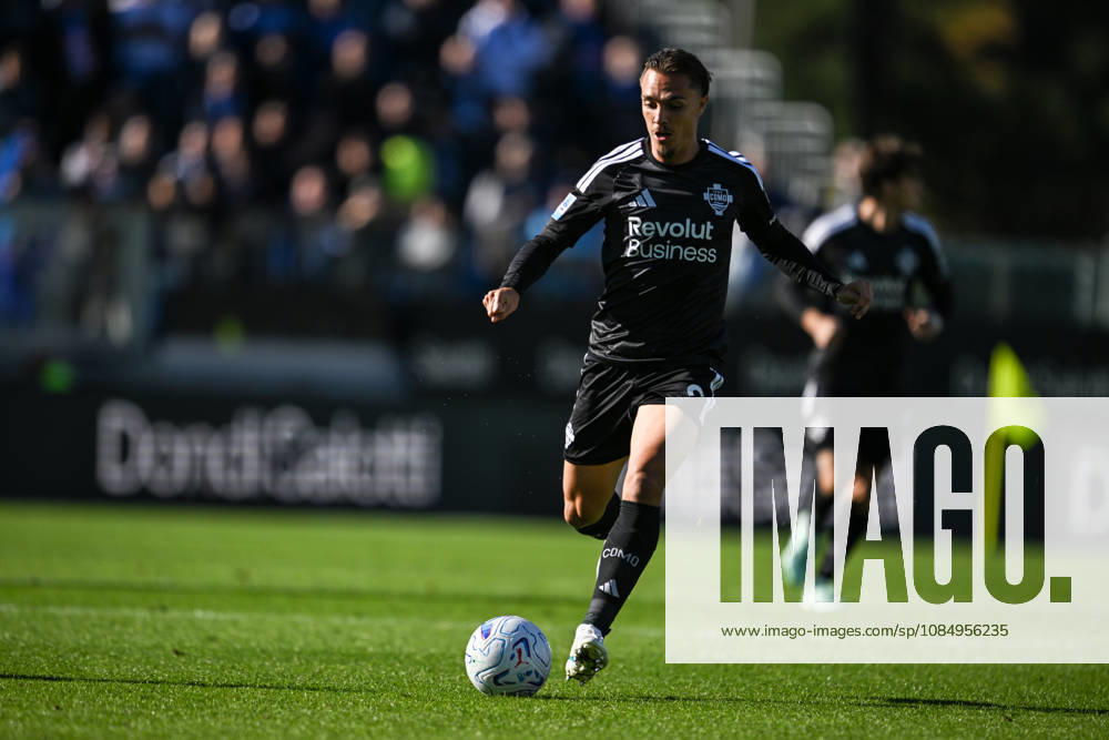 Maxence Caqueret of Como Calcio in action during the Serie A soccer match between Como Calcio and Sassuolo FC at the Giuseppe Sinigaglia stadium in Como, north Italy - October 24, 2026 - Soccer.