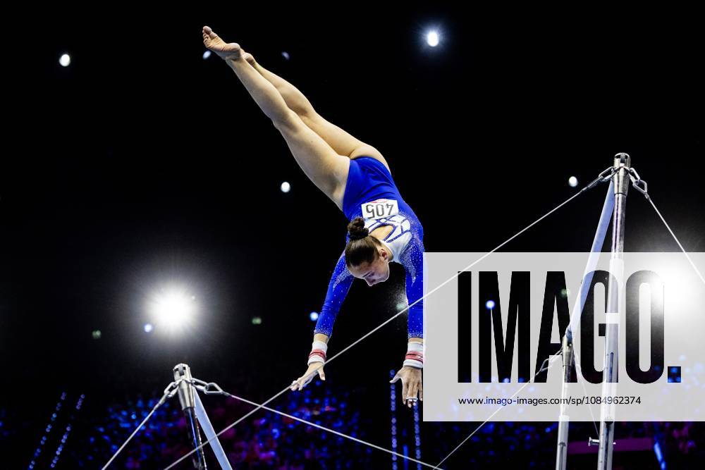 ROTTERDAM - Kaylia Nemour (ALG) during the uneven bars apparatus final at the World Gymnastics Championships in Rotterdam Ahoy. IRIS VAN DEN BROEK ANP ANPxSportx IVx 573476621 originalFilename: 573476621