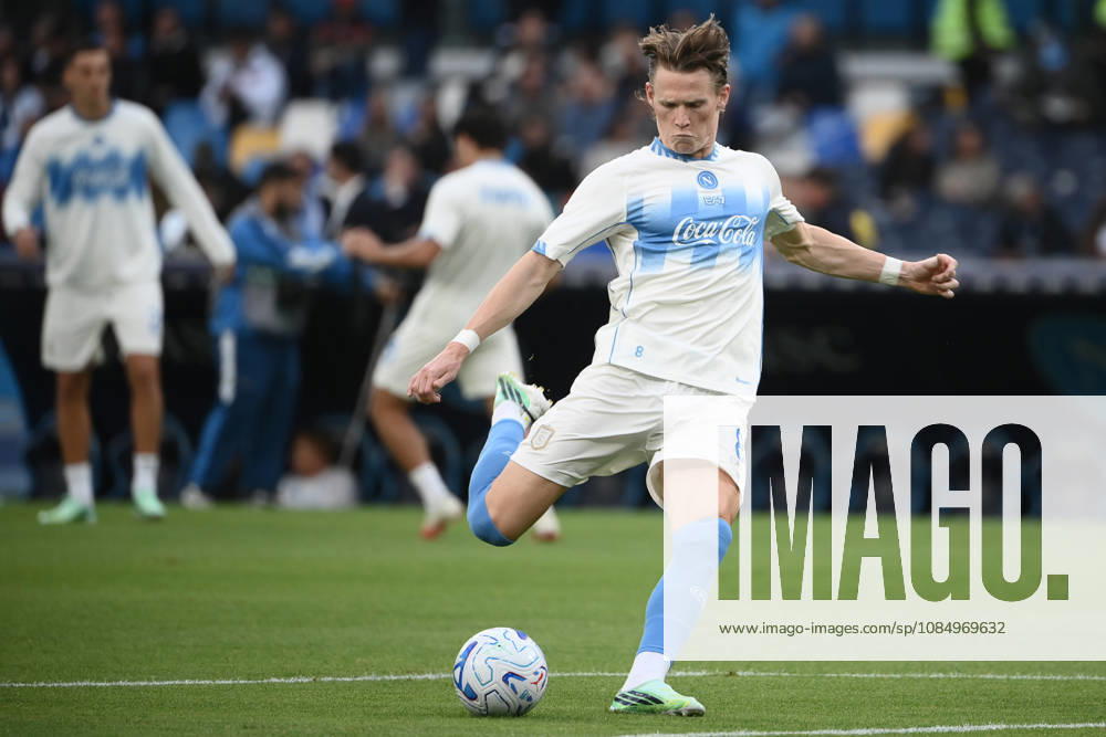 SSC Napoli v AS Roma - Serie A NAPLES, ITALY - OCTOBER 24: Napoli s Scott McTominay warms up prior of the Italian serie A football match between Napoli and Roma at Diego Armando Maradona Stadium in Naples, Italy on October 24, 2026. Isabella Bonotto Anadolu Naples Italy. Editorial use only. Please get in touch for any other usage.