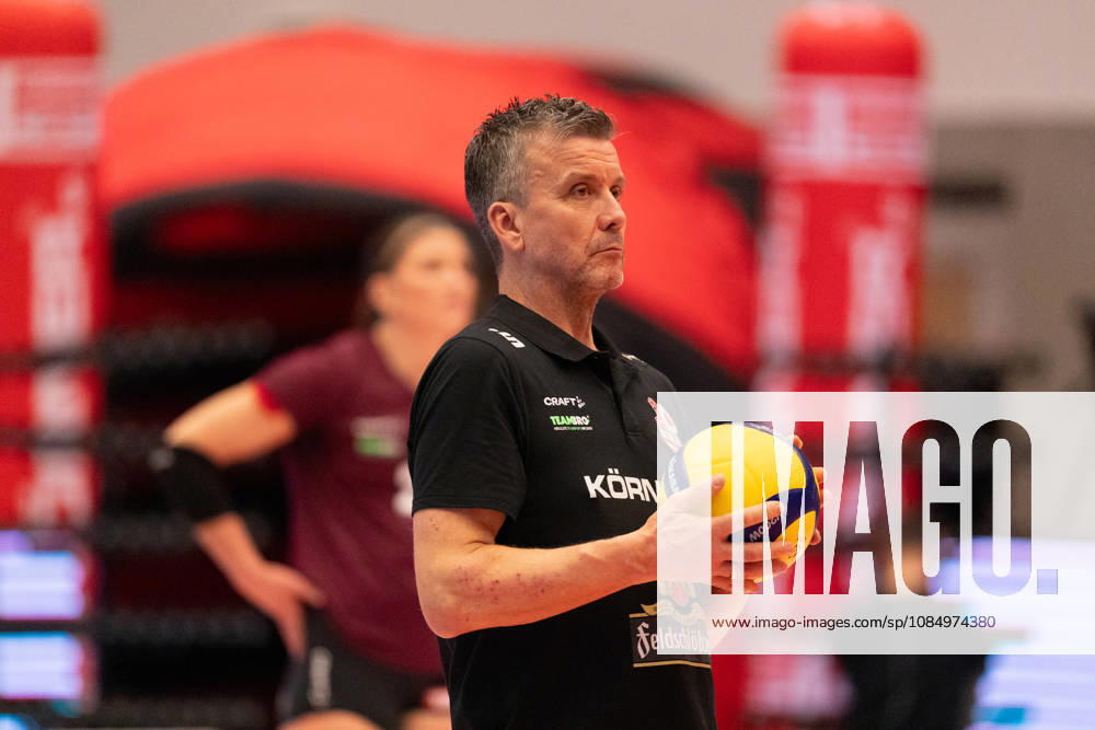 Pictured: Coach Alexander Waibl, Dresdner SC, October 24, 2026; Dresdner SC Binder Blaubären vs. TSV Flacht, DEKRA 1 Bundesliga Women, Volleyball, Germany, Dresden, Cyberport Arena