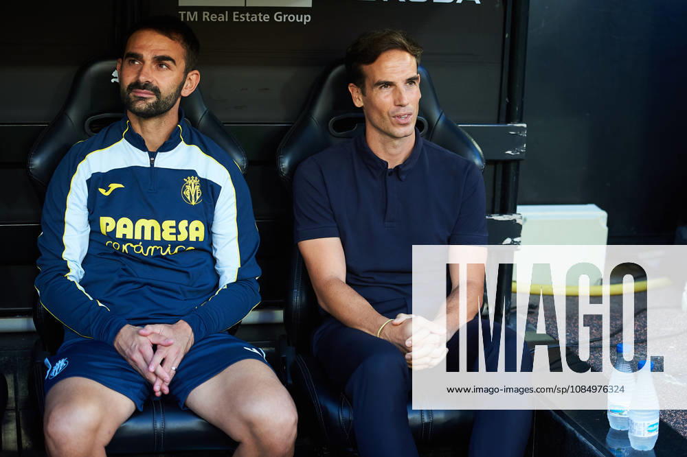 Head Coach Inigo Perez of Villarreal CF during the LaLiga EA Sports match between Valencia CF and Villarreal CF at Mestalla on October 24, 2026, in Valencia, Spain
