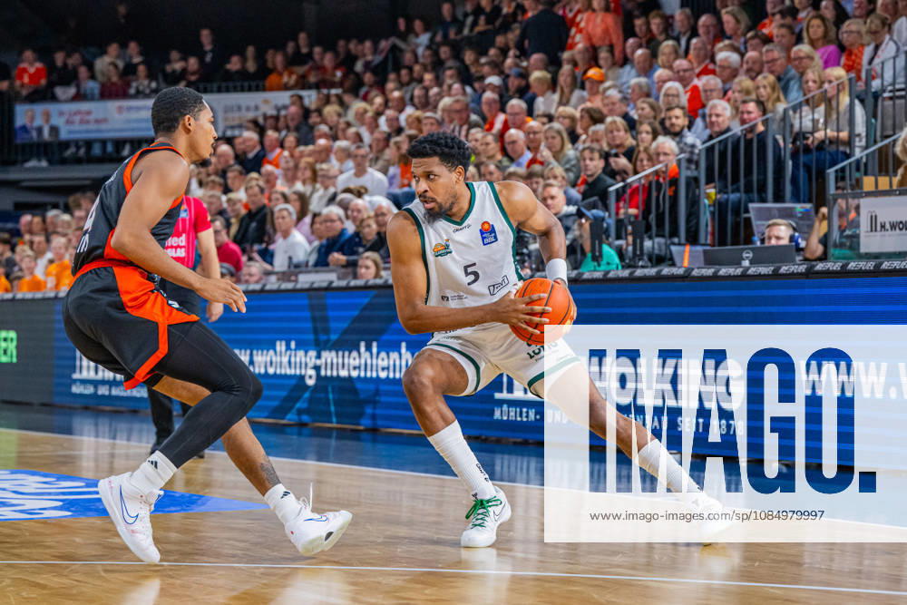 1st Basketball Bundesliga, easyCredit BBL, 2026–2027 Season, Men s Division, Regular Season, Matchday 6, October 24, 2026, RASTA Vechta vs. VET CONCEPT Gladiators Trier, Justin Simon 5, VET CONCEPT Gladiators Trier in action, Vechta, RASTA Dome, Lower Saxony, Germany
