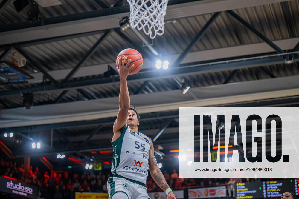 1st Basketball Bundesliga, easyCredit BBL, 2026–2027 Season, Men s Division, Regular Season, Matchday 6, October 24, 2026, RASTA Vechta vs. VET CONCEPT Gladiators Trier: Eli Brooks scores 55 points for VET CONCEPT Gladiators Trier on a layup at the RASTA Dome in Vechta, Lower Saxony, Germany