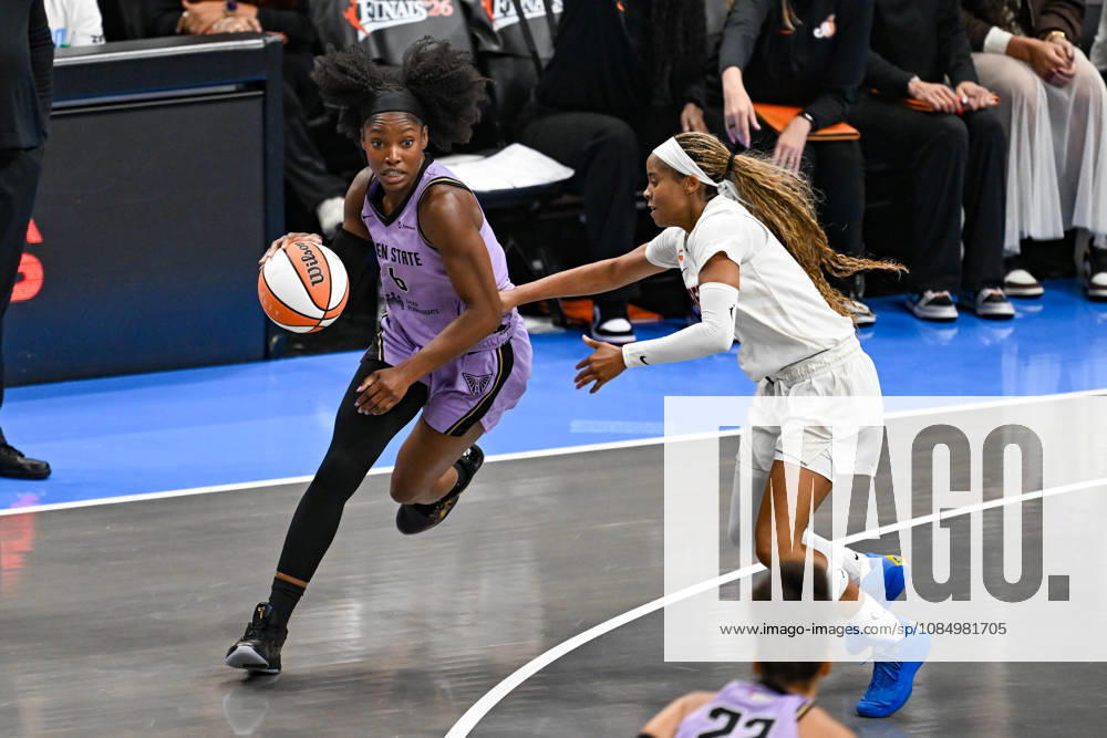 ATLANTA, GA - OCTOBER 24: Golden State guard Kaila Charles (6) moves with the ball during Game Four of the WNBA, Basketball Damen, USA finals between the Golden State Valkyries and the Atlanta Dream on October 24th, 2026 at State Farm Arena in Atlanta, GA. (Photo by Rich von Biberstein Icon Sportswire) WNBA: OCT 24 Finals Golden State Valkyries at Atlanta Dream Icon261024014