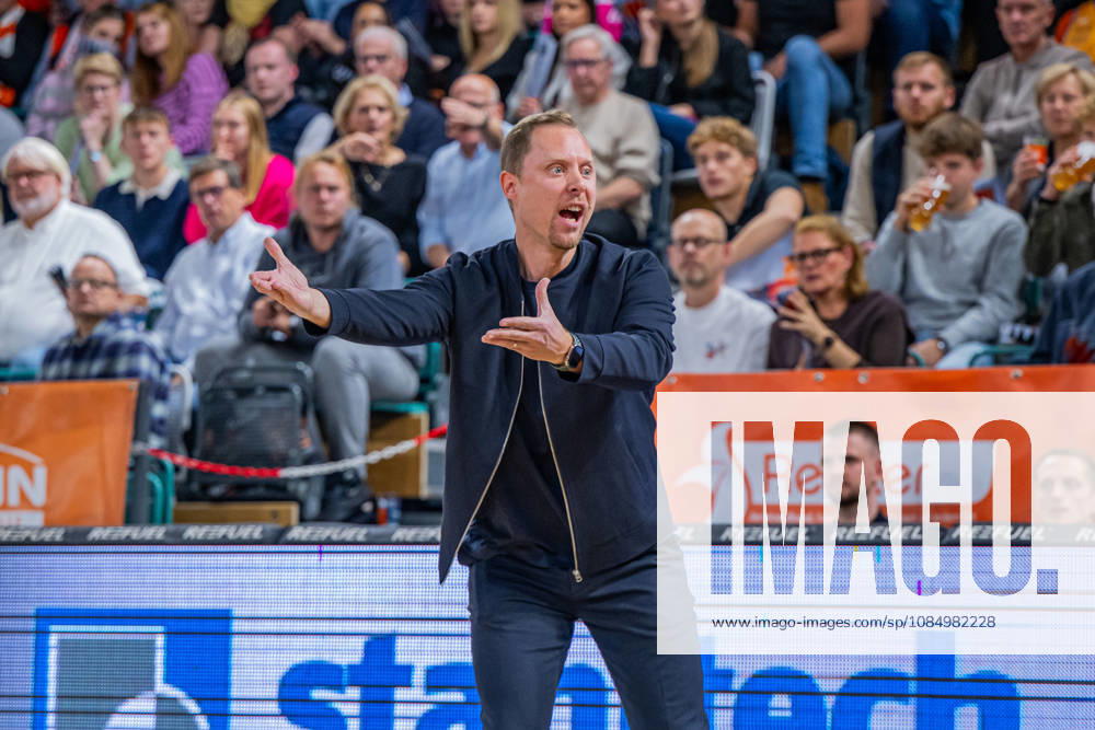 1st Basketball Bundesliga, easyCredit BBL, 2026–2027 Season, Men s Division, Regular Season, Matchday 6, October 24, 2026, RASTA Vechta vs. VET CONCEPT Gladiators Trier; Christian Held, Head Coach of RASTA Vechta, during the game at the RASTA Dome in Vechta, Lower Saxony, Germany