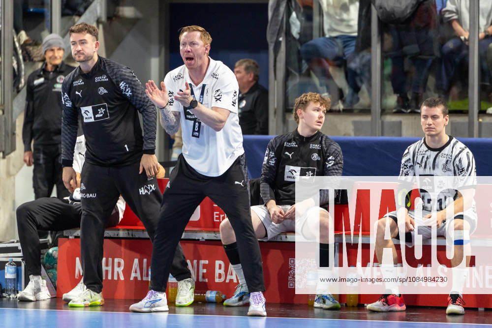Boerge Lund, THW Kiel, Coach; Gonzalo Perez de Vargas, THW Kiel, 01, Elias Ellefsen a Skipagoetu THW Kiel, 71 GER, HC Erlangen vs. THW Kiel, Handball, Opel Handball Bundesliga, Matchday 10, 2026–2027 Season, October 24, 2026 GER, HC Erlangen vs. THW Kiel, Handball, Opel Handball Bundesliga, Matchday 10, 2026–2027 Season, October 24, 2026, Nuremberg