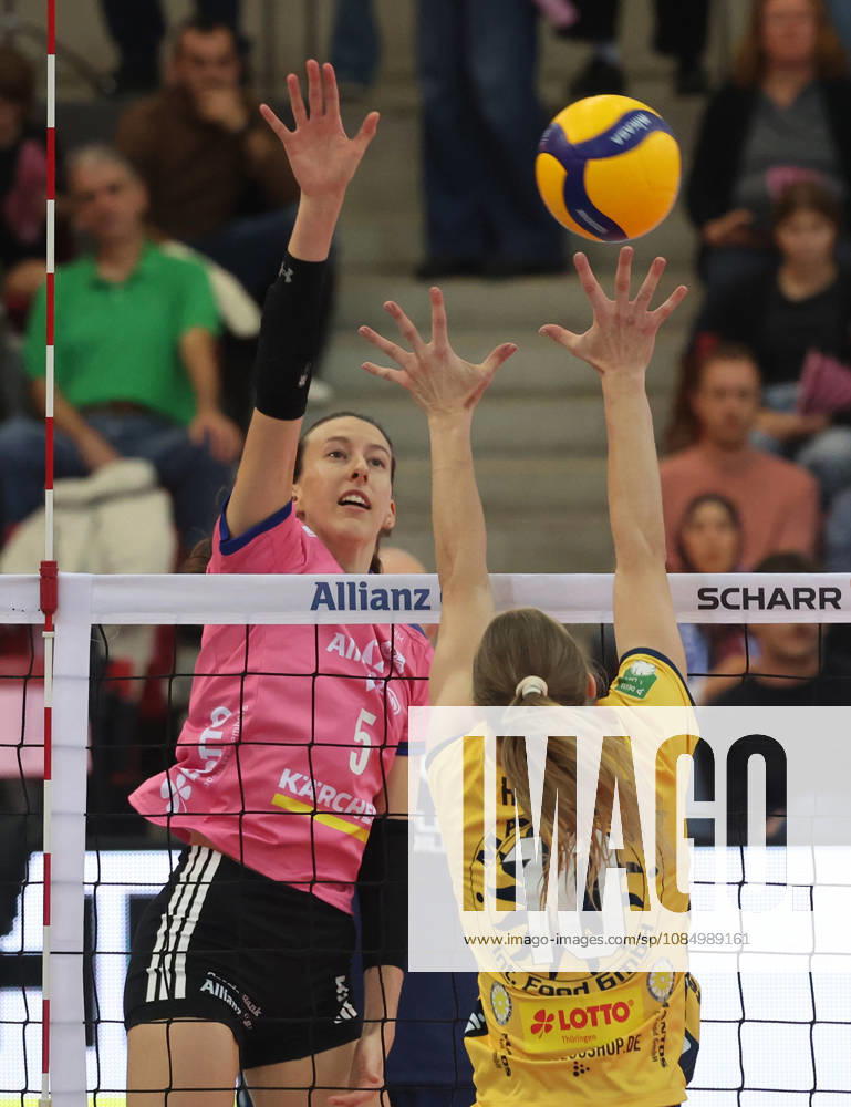 Stuttgart, DEKRA Bundesliga Volleyball: Allianz MTV Stuttgart vs. VfB Suhl LOTTO Thüringen; on the left, Lydia Grote (Stgt)