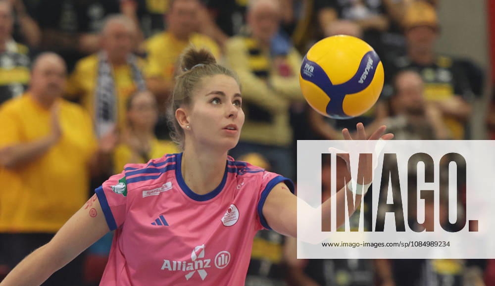 Stuttgart, DEKRA Bundesliga Volleyball: Allianz MTV Stuttgart vs. VfB Suhl LOTTO Thüringen, Pia Kästner Stgt