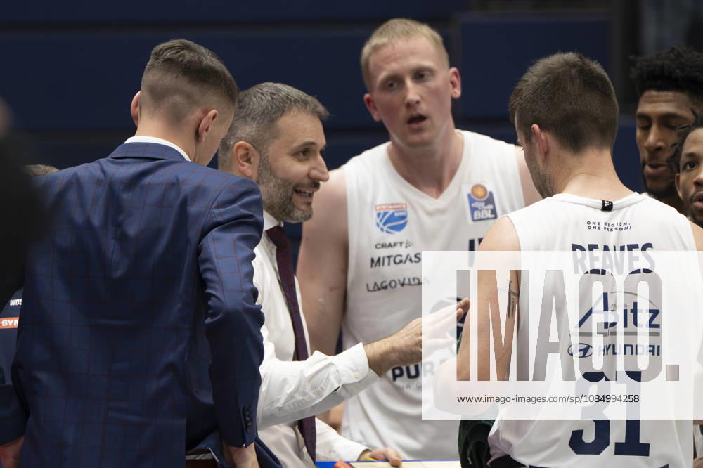 EasyCredit Basketball Bundesliga 2026–2027: Syntainics MBC vs. Rostock Seawolves, Weissenfels, Germany, October 24, 2026. Pictured from left: Head Coach, Vladimir Jovanovic (Weissenfels), Collin Welp (Weissenfels), and Spencer Reaves (Weissenfels) gesturing; Weissenfels City Hall, Weissenfels, Saxony-Anhalt, Germany