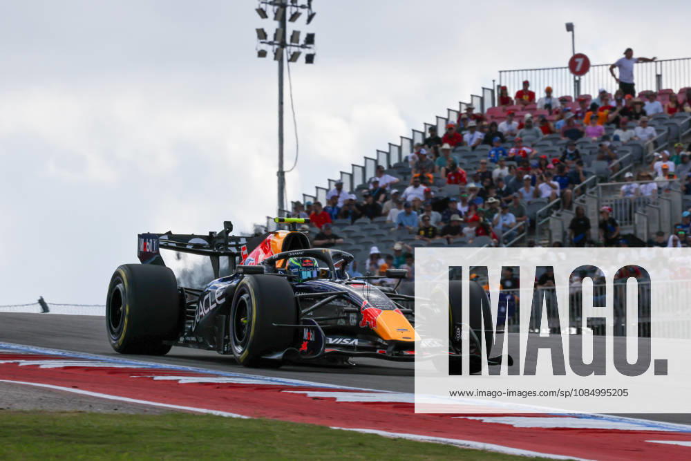 Isack Hadjar from France, driving the (6) Oracle Red Bull Racing RB22 Red Bull Ford during United States Grand Prix - Austin - Saturday - Free Practice 3 at Circuit of the Americas (COTA) in Austin. Italy - ZUMAm313 20261024_zsp_m313_326