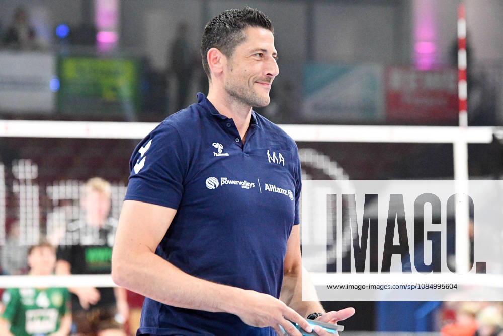 Michael Andrei, athletic trainer for the Powervolleys Düren: laughing, cheerful, beaming, optimistic, single frame, action, October 24, 2026, Düren, Germany, volleyball, Men’s Bundesliga 1, Regular Season, SWD Powervolleys Düren vs. WWK Volleys Munich