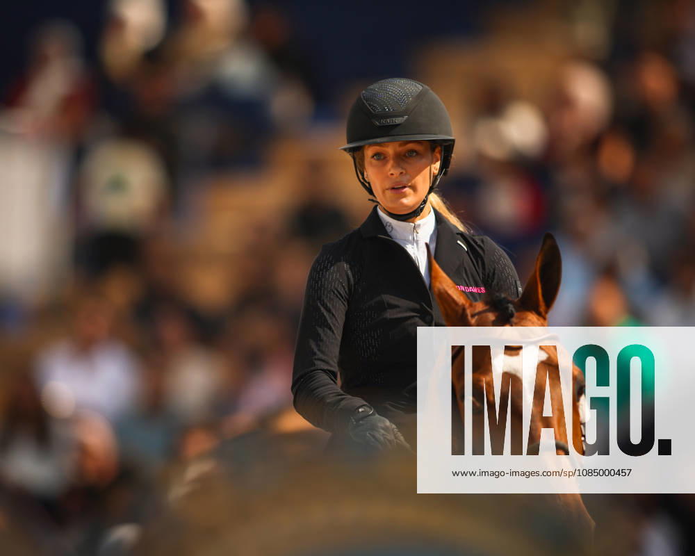 LONGINES Global Champions Tour - CAIRO 2026 Zoe Hank Conter on h5 Chaccophanie The Grand Prix Equestrian show jumping by the Pymarids of Giza at Longines Global Champions Tour of Cairo Cairo Cairo EGYPT