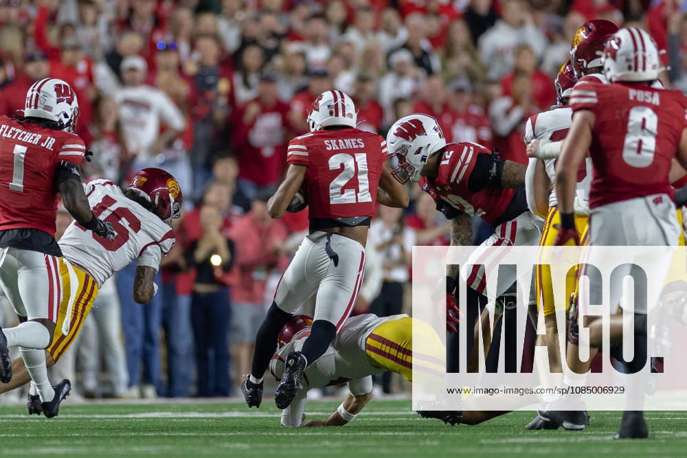 MADISON, WI - OCTOBER 24: Wisconsin Badgers safety Cairo Skanes (21) returns an interception in a college football game between the USC Trojons and the Wisconsin Badgers on October 24th, 2026 at Camp Randall Stadium in Madison, WI. (Photo by Dan Sanger Icon Sportswire) COLLEGE FOOTBALL: OCT 24 USC at Wisconsin Icon261024003