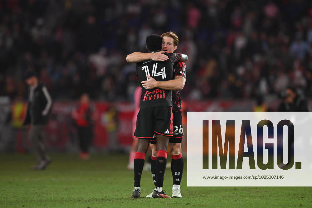 Harrison, New Jersey United States of America. 24 Oct, 2026. New York Red Bulls defender TIM PARKER (26) and New York Red Bulls defender JULIAN BAZAN (14) celebrate victory at Sports Illustrated Stadium New York Red Bulls defeat Inter Miami CF 2 to 0. Credit: , Jr. Zuma Press MLS, Fussball Herren, USA 2026: New York Red Bulls 2:0 Inter Miami CF - ZUMAa301 20261024_aaf_a301_022