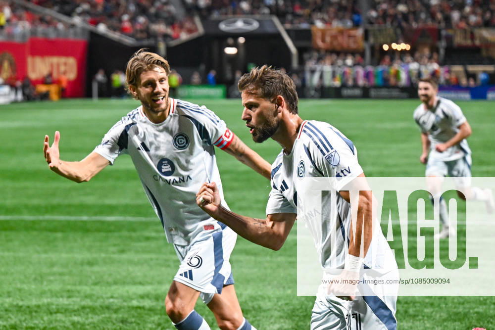 ATLANTA, GA - OCTOBER 24: Philip Zinckernagel 11 of Chicago reacts after scoring a goal during the MLS, Fussball Herren, USA match between Chicago Fire FC and Atlanta United FC on October 24th, 2026 at Mercedes-Benz Stadium in Atlanta, GA.(Photo by Rich von Biberstein Icon Sportswire) SOCCER: OCT 24 MLS Atlanta United vs Chicago Fire FC Icon261024001