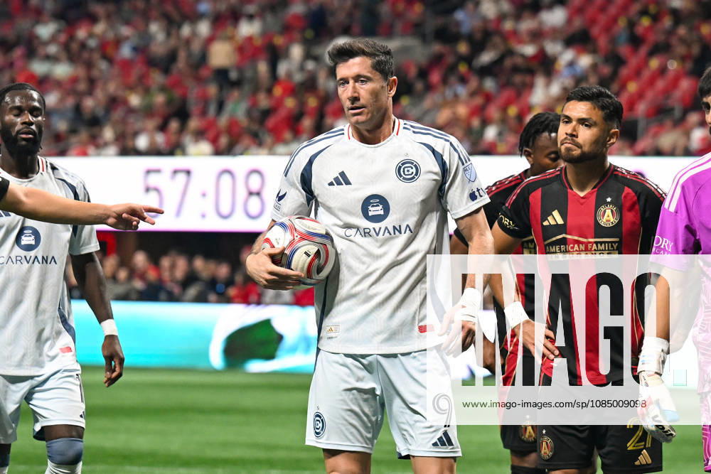 ATLANTA, GA - OCTOBER 24: Robert Lewandowski 9 of Chicago reacts during the MLS, Fussball Herren, USA match between Chicago Fire FC and Atlanta United FC on October 24th, 2026 at Mercedes-Benz Stadium in Atlanta, GA.(Photo by Rich von Biberstein Icon Sportswire) SOCCER: OCT 24 MLS Atlanta United vs Chicago Fire FC Icon261024005