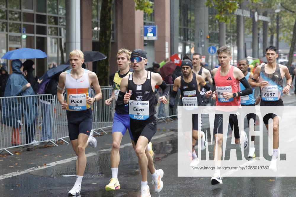 Track and Field 43 Mainova Frankfurt Marathon Start M19 Enzo Frankfurt am Main, Hesse, Germany