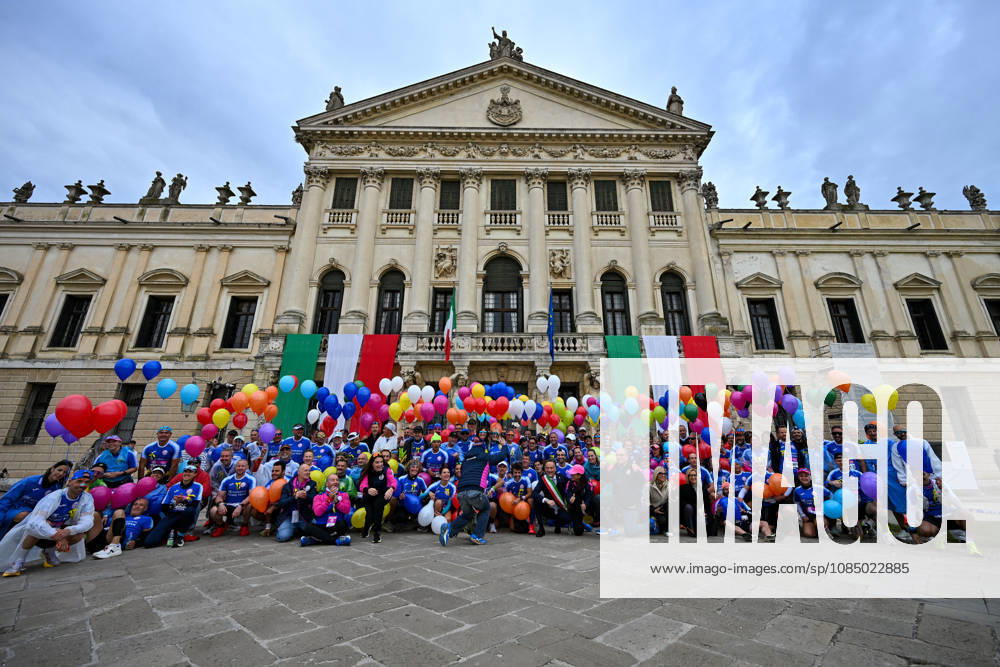 IPA90160989 - The Pacer of the Venice Marathon during the 40th Venice Marathon in 2026, a marathon race in Venice, Italy, on October 25, 2026